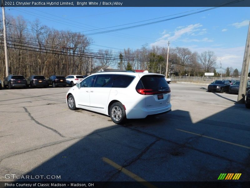 Bright White / Black/Alloy 2021 Chrysler Pacifica Hybrid Limited