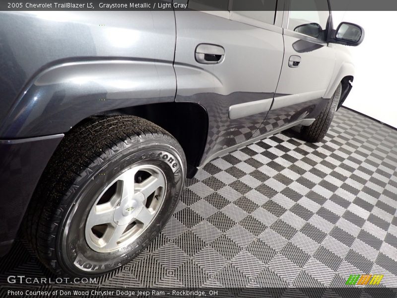 Graystone Metallic / Light Gray 2005 Chevrolet TrailBlazer LS