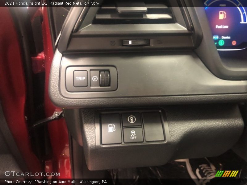 Radiant Red Metallic / Ivory 2021 Honda Insight EX