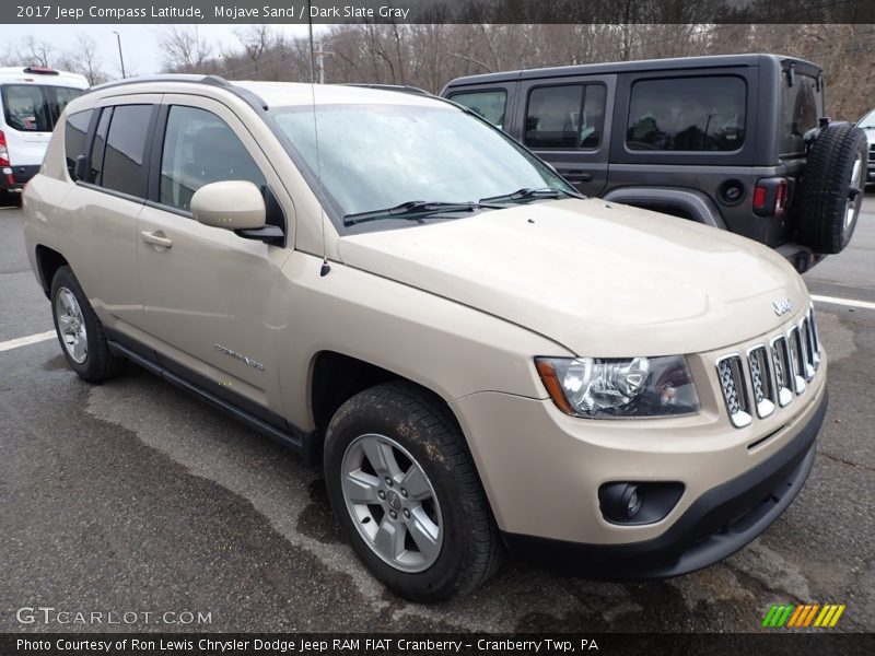 Front 3/4 View of 2017 Compass Latitude