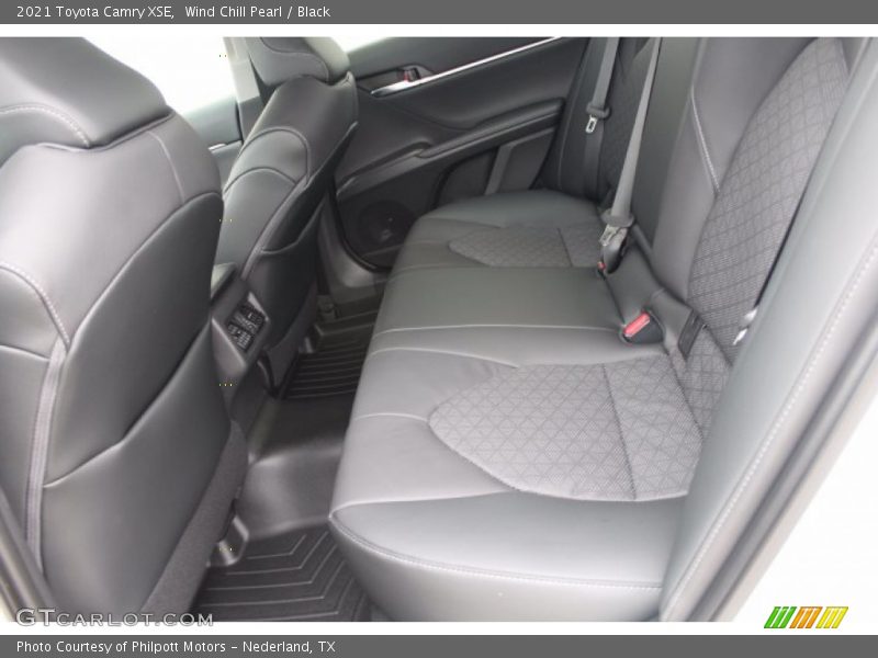 Wind Chill Pearl / Black 2021 Toyota Camry XSE