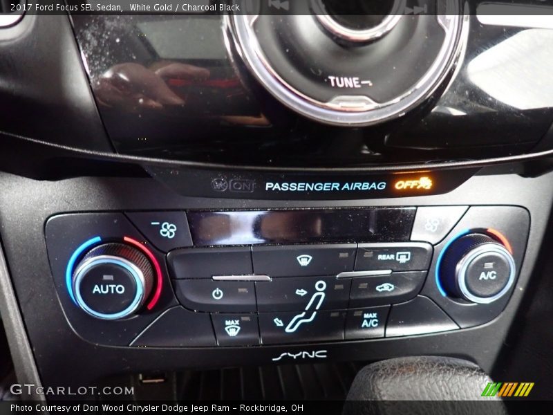 White Gold / Charcoal Black 2017 Ford Focus SEL Sedan
