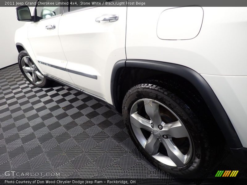 Stone White / Black/Light Frost Beige 2011 Jeep Grand Cherokee Limited 4x4