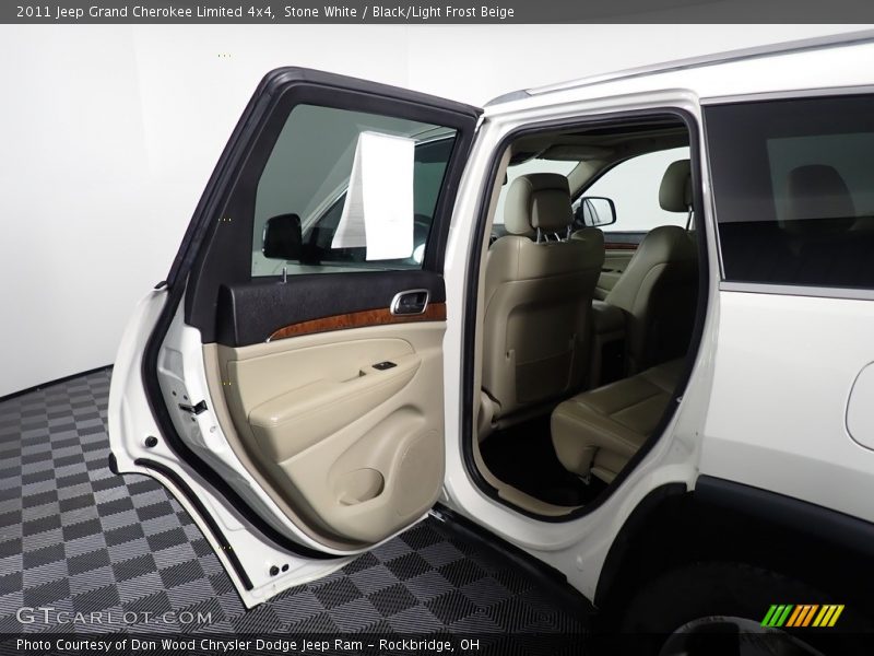 Stone White / Black/Light Frost Beige 2011 Jeep Grand Cherokee Limited 4x4