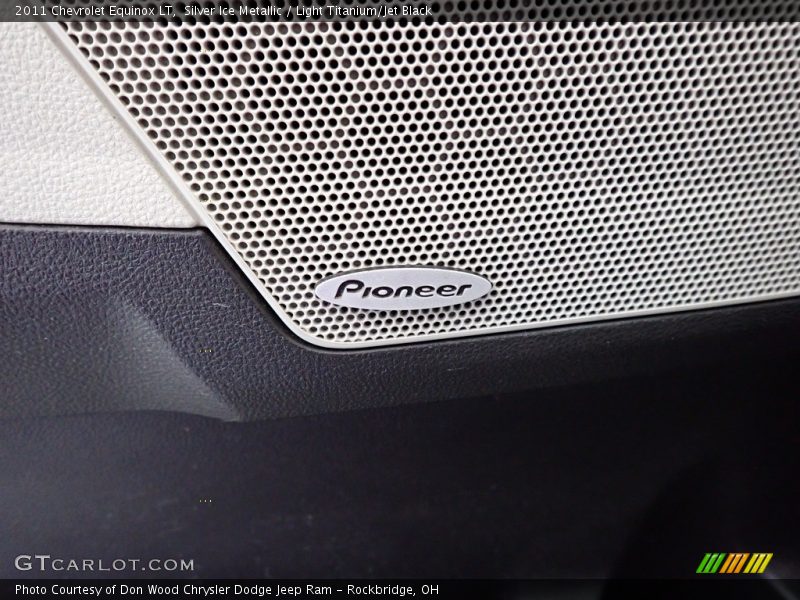 Silver Ice Metallic / Light Titanium/Jet Black 2011 Chevrolet Equinox LT