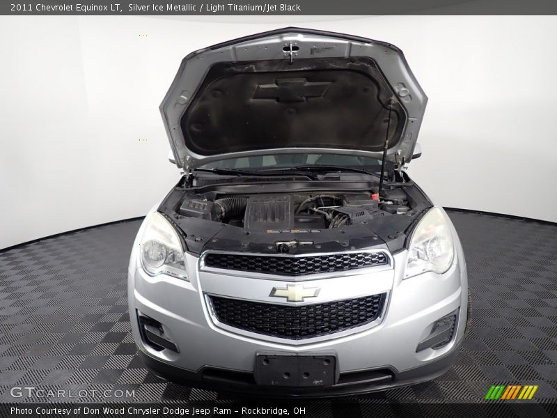 Silver Ice Metallic / Light Titanium/Jet Black 2011 Chevrolet Equinox LT