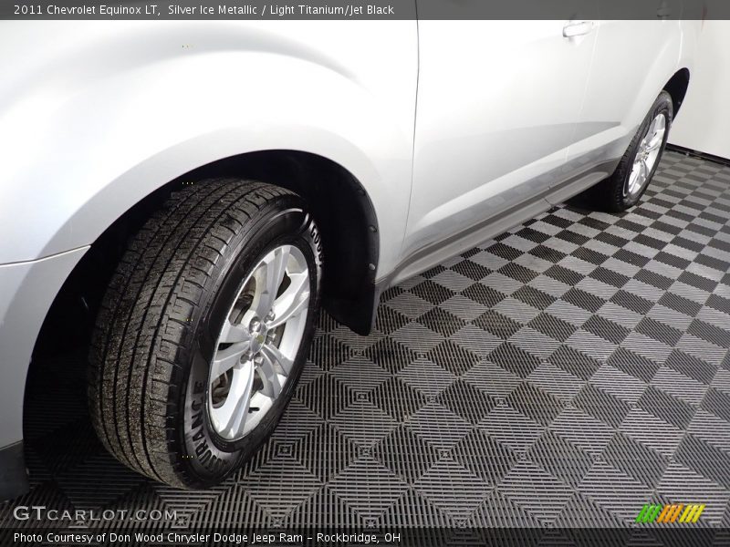 Silver Ice Metallic / Light Titanium/Jet Black 2011 Chevrolet Equinox LT