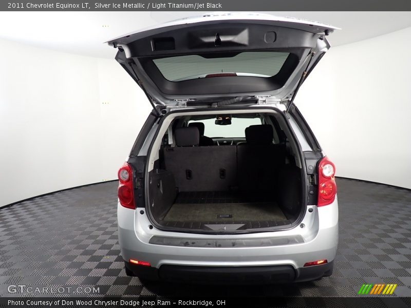 Silver Ice Metallic / Light Titanium/Jet Black 2011 Chevrolet Equinox LT