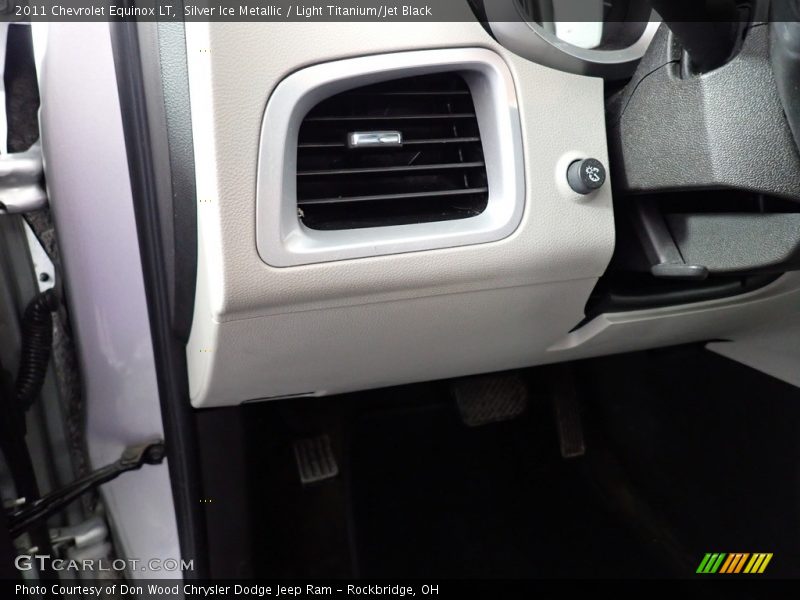 Silver Ice Metallic / Light Titanium/Jet Black 2011 Chevrolet Equinox LT