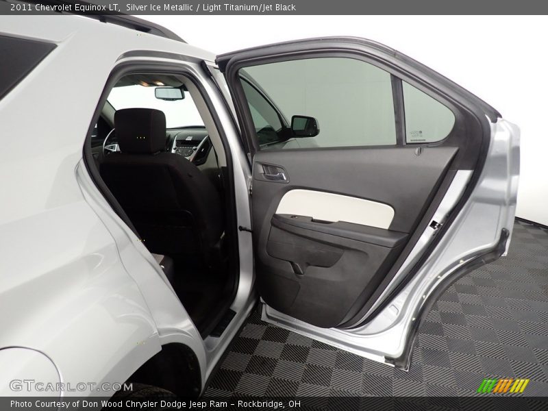Silver Ice Metallic / Light Titanium/Jet Black 2011 Chevrolet Equinox LT