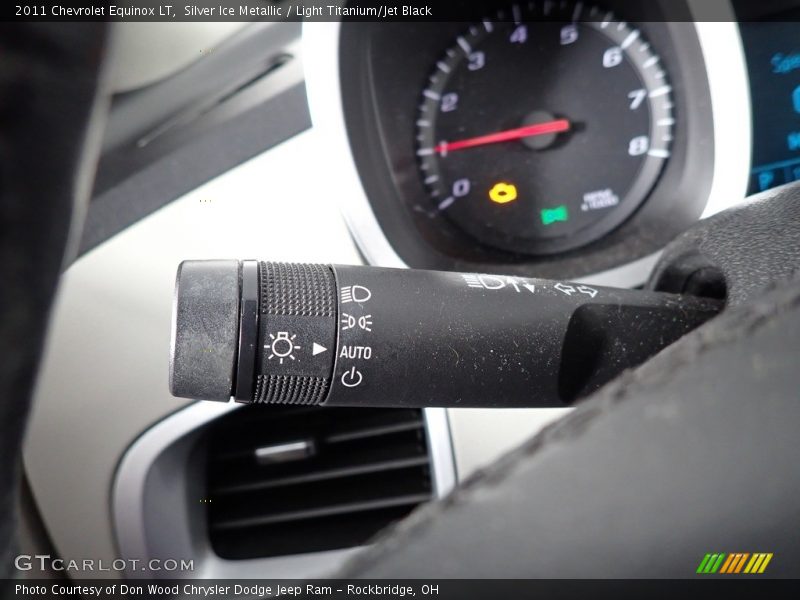 Silver Ice Metallic / Light Titanium/Jet Black 2011 Chevrolet Equinox LT