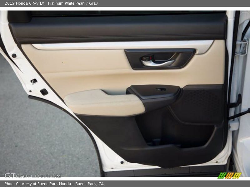 Platinum White Pearl / Gray 2019 Honda CR-V LX