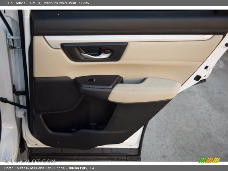 Platinum White Pearl / Gray 2019 Honda CR-V LX