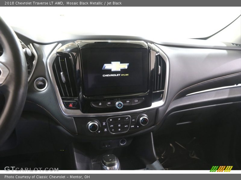 Mosaic Black Metallic / Jet Black 2018 Chevrolet Traverse LT AWD