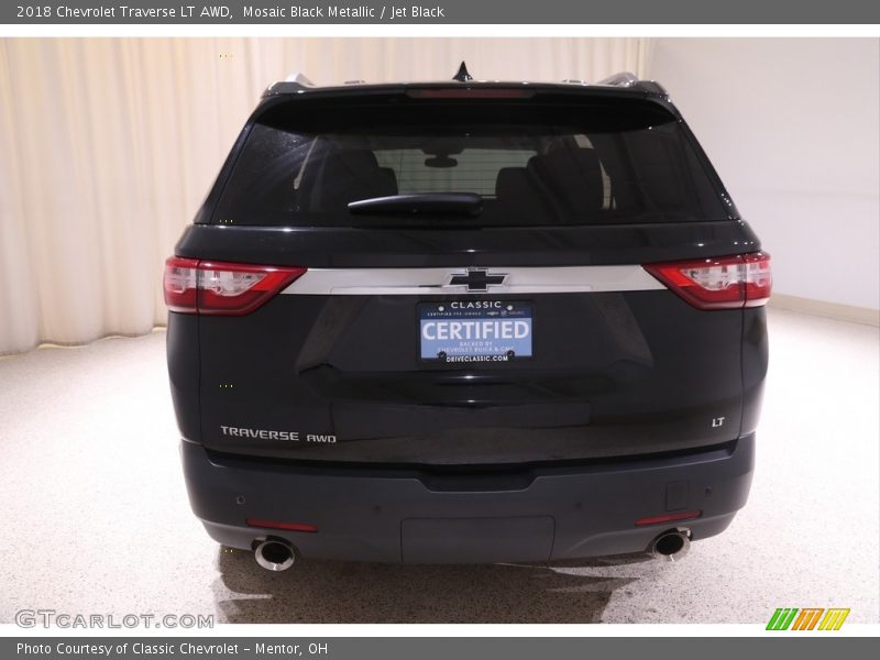 Mosaic Black Metallic / Jet Black 2018 Chevrolet Traverse LT AWD