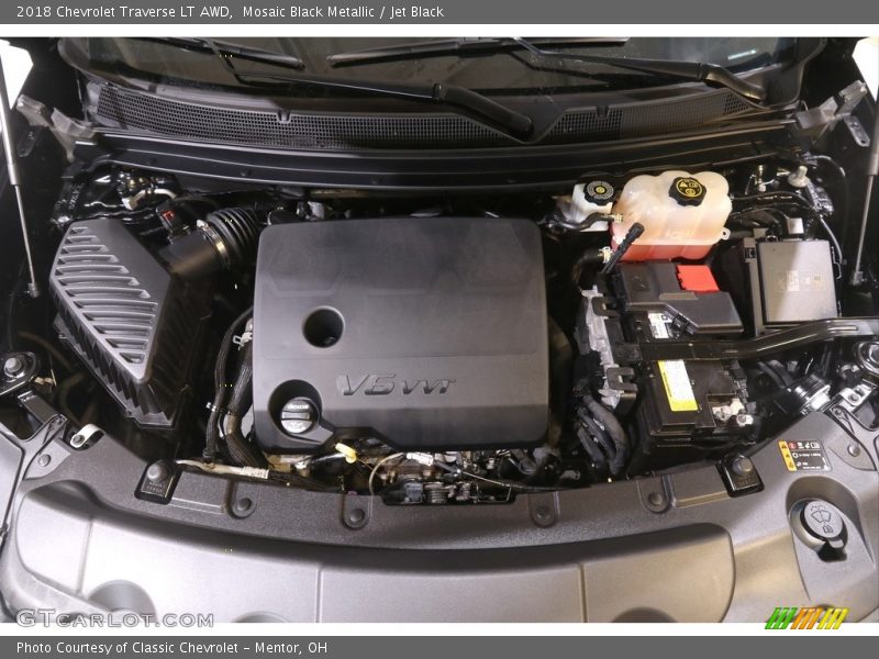 Mosaic Black Metallic / Jet Black 2018 Chevrolet Traverse LT AWD