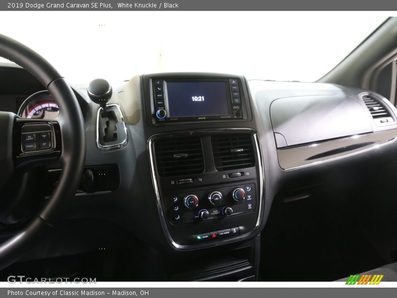 White Knuckle / Black 2019 Dodge Grand Caravan SE Plus
