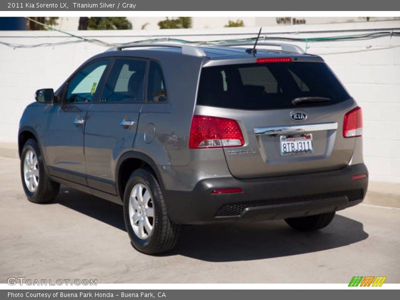 Titanium Silver / Gray 2011 Kia Sorento LX