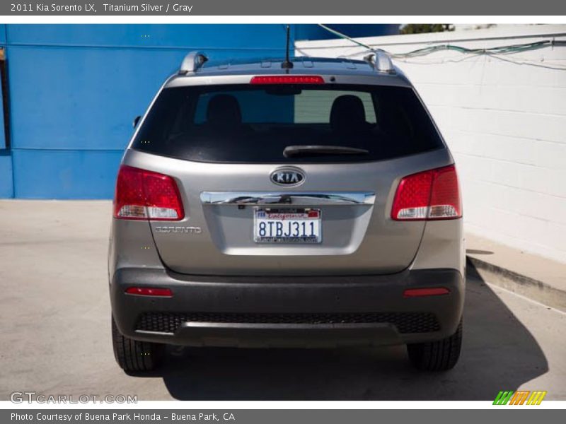 Titanium Silver / Gray 2011 Kia Sorento LX