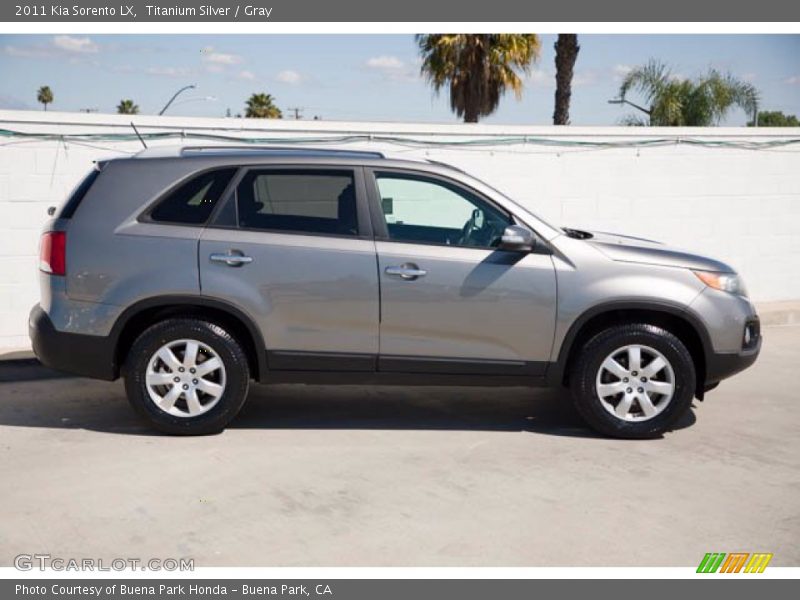 Titanium Silver / Gray 2011 Kia Sorento LX