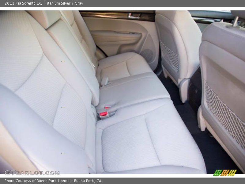 Titanium Silver / Gray 2011 Kia Sorento LX