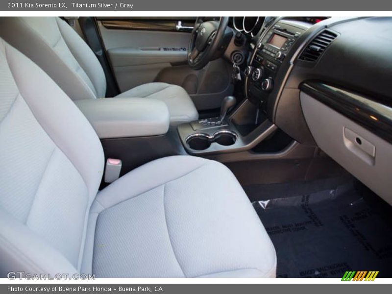 Titanium Silver / Gray 2011 Kia Sorento LX
