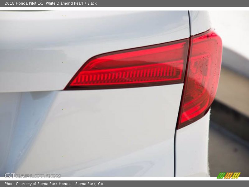 White Diamond Pearl / Black 2018 Honda Pilot LX