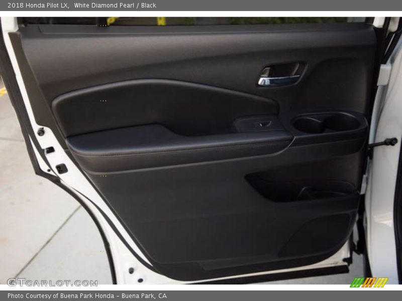 White Diamond Pearl / Black 2018 Honda Pilot LX