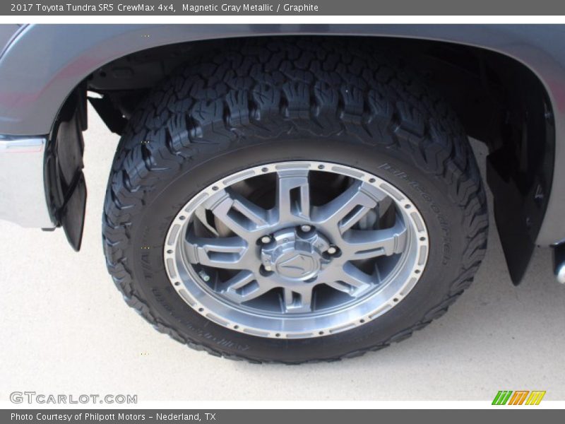 Magnetic Gray Metallic / Graphite 2017 Toyota Tundra SR5 CrewMax 4x4