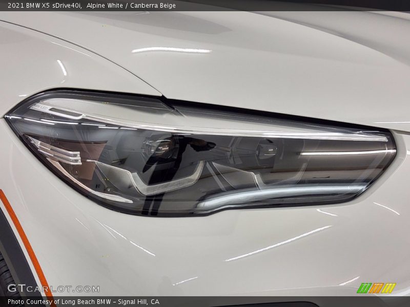 Alpine White / Canberra Beige 2021 BMW X5 sDrive40i