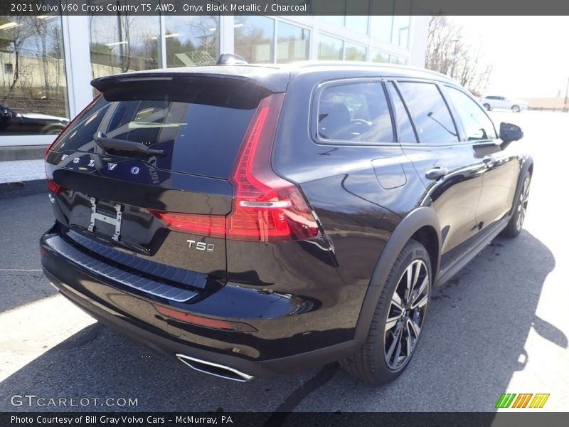 Onyx Black Metallic / Charcoal 2021 Volvo V60 Cross Country T5 AWD