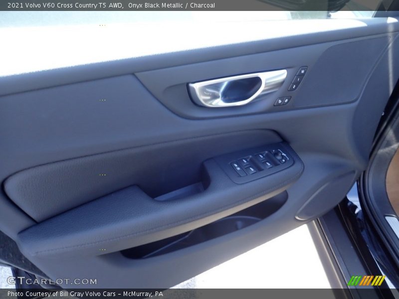 Onyx Black Metallic / Charcoal 2021 Volvo V60 Cross Country T5 AWD