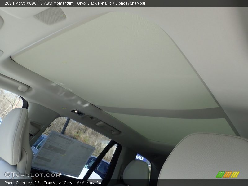 Onyx Black Metallic / Blonde/Charcoal 2021 Volvo XC90 T6 AWD Momentum
