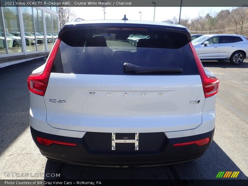 Crystal White Metallic / Charcoal 2021 Volvo XC40 T5 R-Design AWD