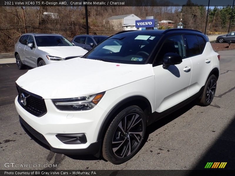 Crystal White Metallic / Charcoal 2021 Volvo XC40 T5 R-Design AWD