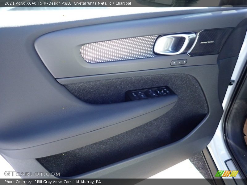 Crystal White Metallic / Charcoal 2021 Volvo XC40 T5 R-Design AWD