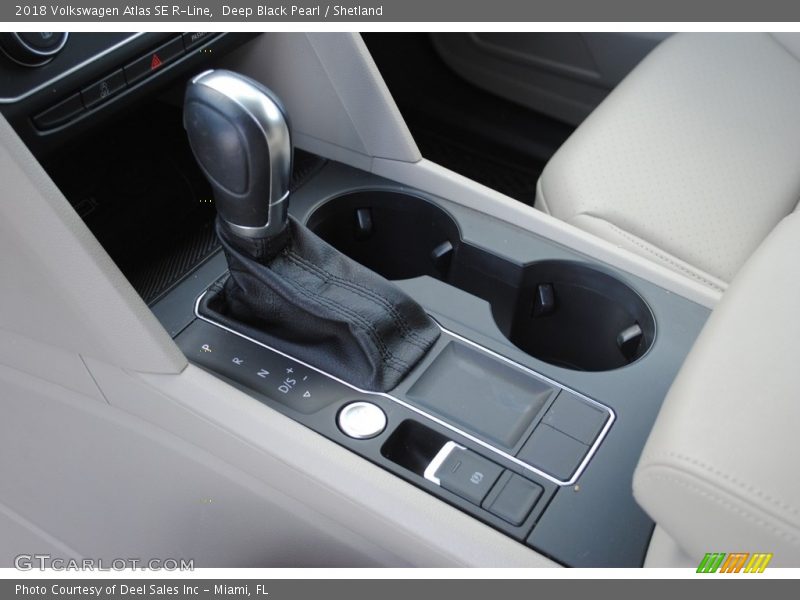  2018 Atlas SE R-Line 8 Speed Automatic Shifter