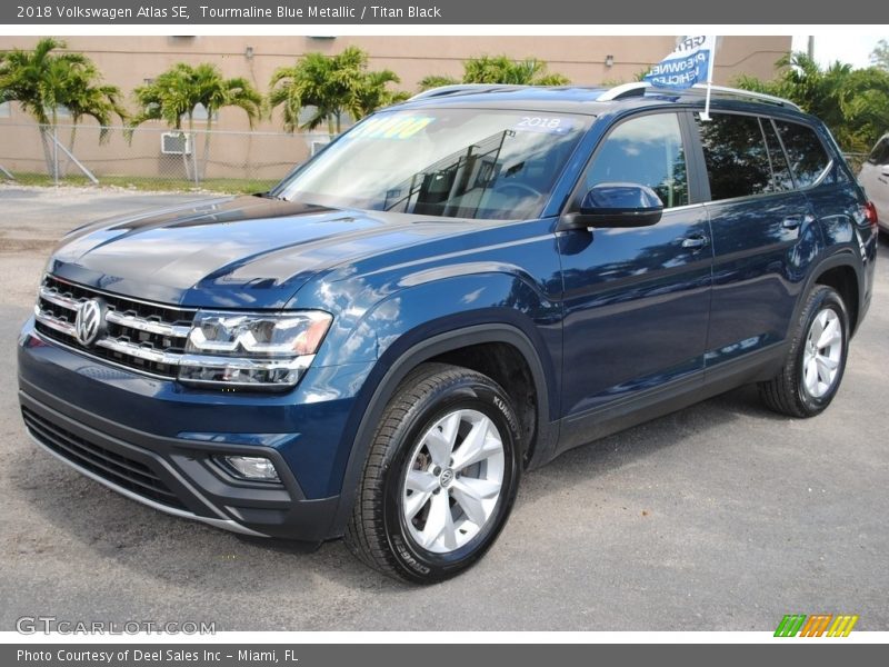 Front 3/4 View of 2018 Atlas SE