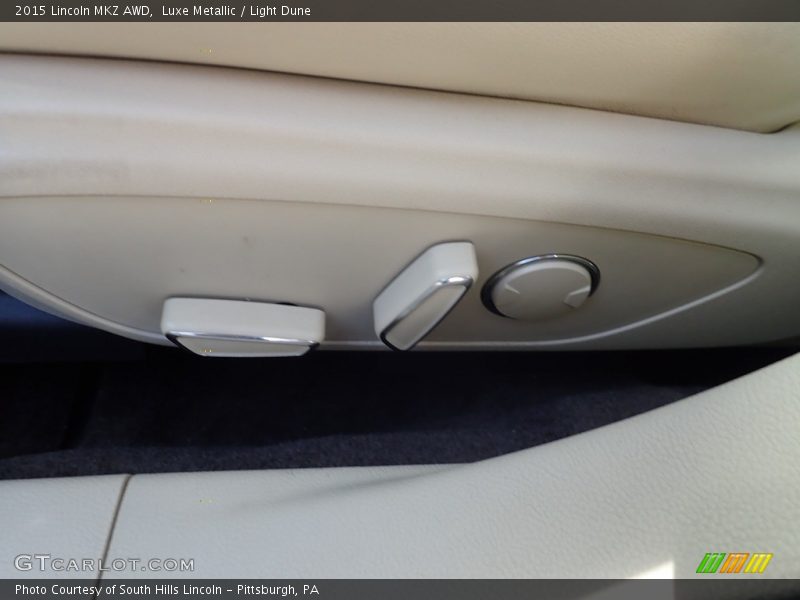 Front Seat of 2015 MKZ AWD