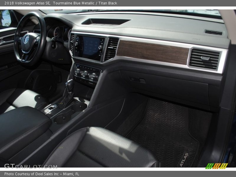 Dashboard of 2018 Atlas SE