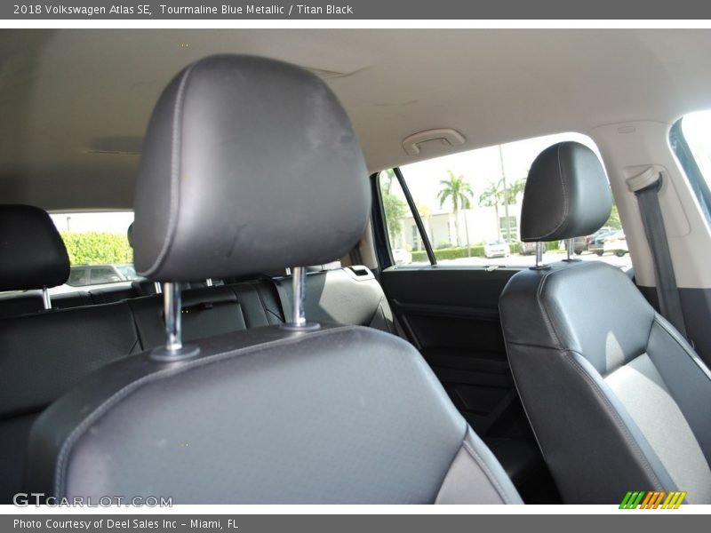 Tourmaline Blue Metallic / Titan Black 2018 Volkswagen Atlas SE