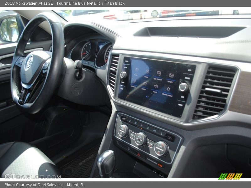 Tourmaline Blue Metallic / Titan Black 2018 Volkswagen Atlas SE