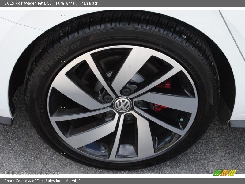 Pure White / Titan Black 2019 Volkswagen Jetta GLI