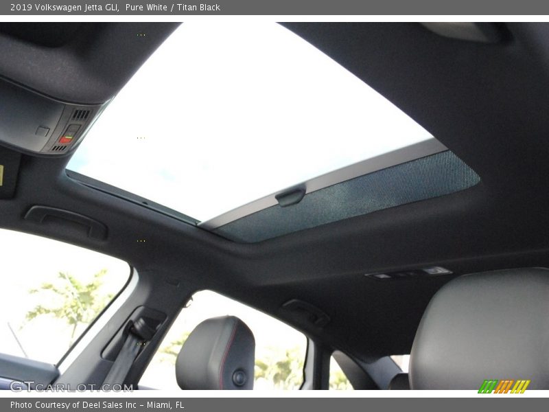 Pure White / Titan Black 2019 Volkswagen Jetta GLI