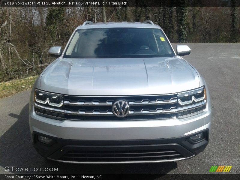 Reflex Silver Metallic / Titan Black 2019 Volkswagen Atlas SE 4Motion