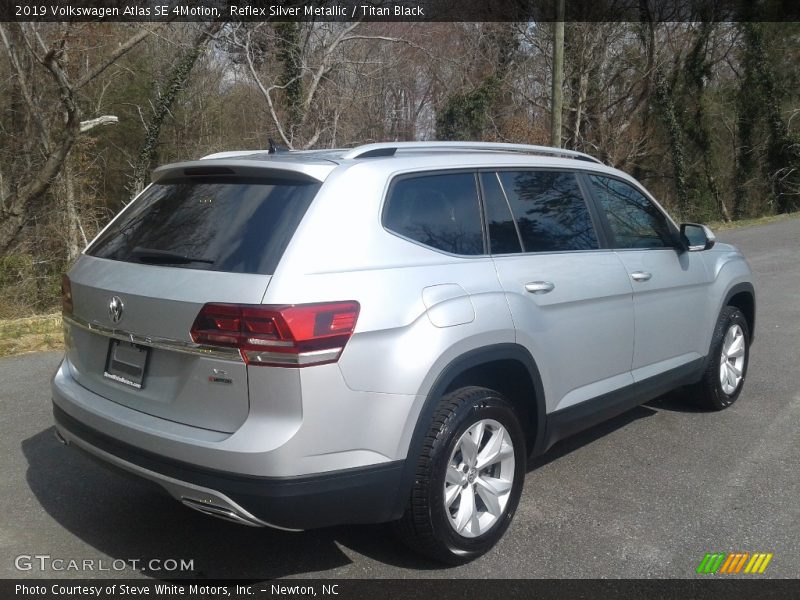 Reflex Silver Metallic / Titan Black 2019 Volkswagen Atlas SE 4Motion