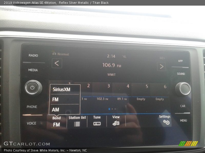 Reflex Silver Metallic / Titan Black 2019 Volkswagen Atlas SE 4Motion