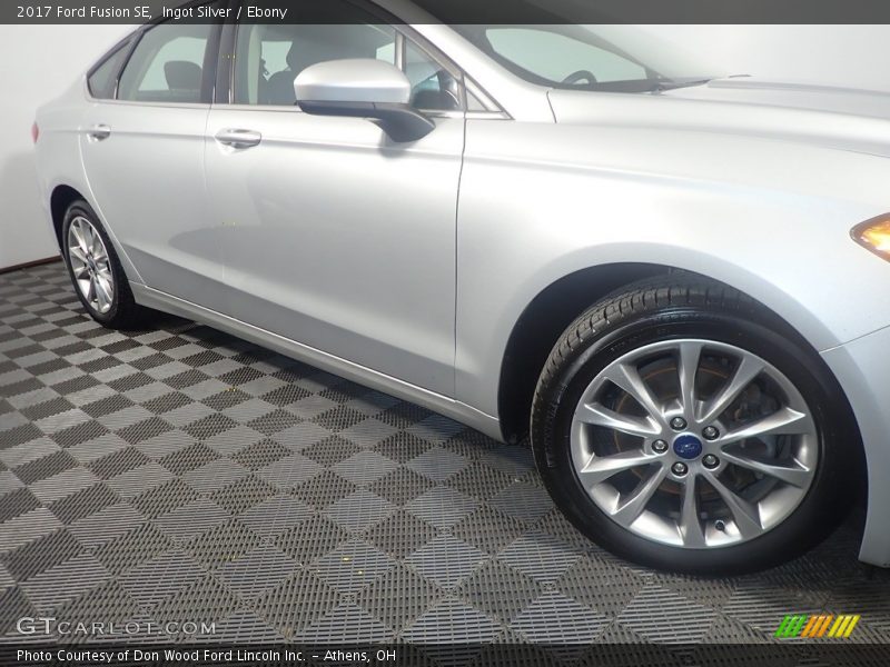 Ingot Silver / Ebony 2017 Ford Fusion SE