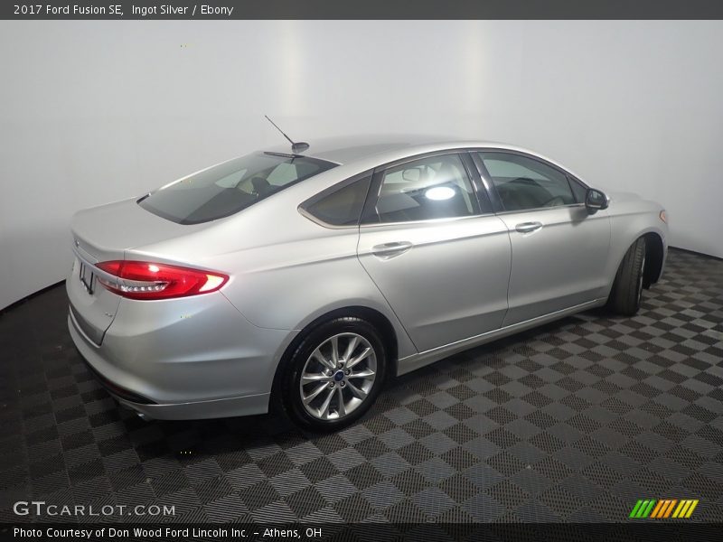 Ingot Silver / Ebony 2017 Ford Fusion SE