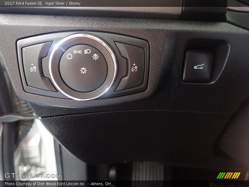 Ingot Silver / Ebony 2017 Ford Fusion SE
